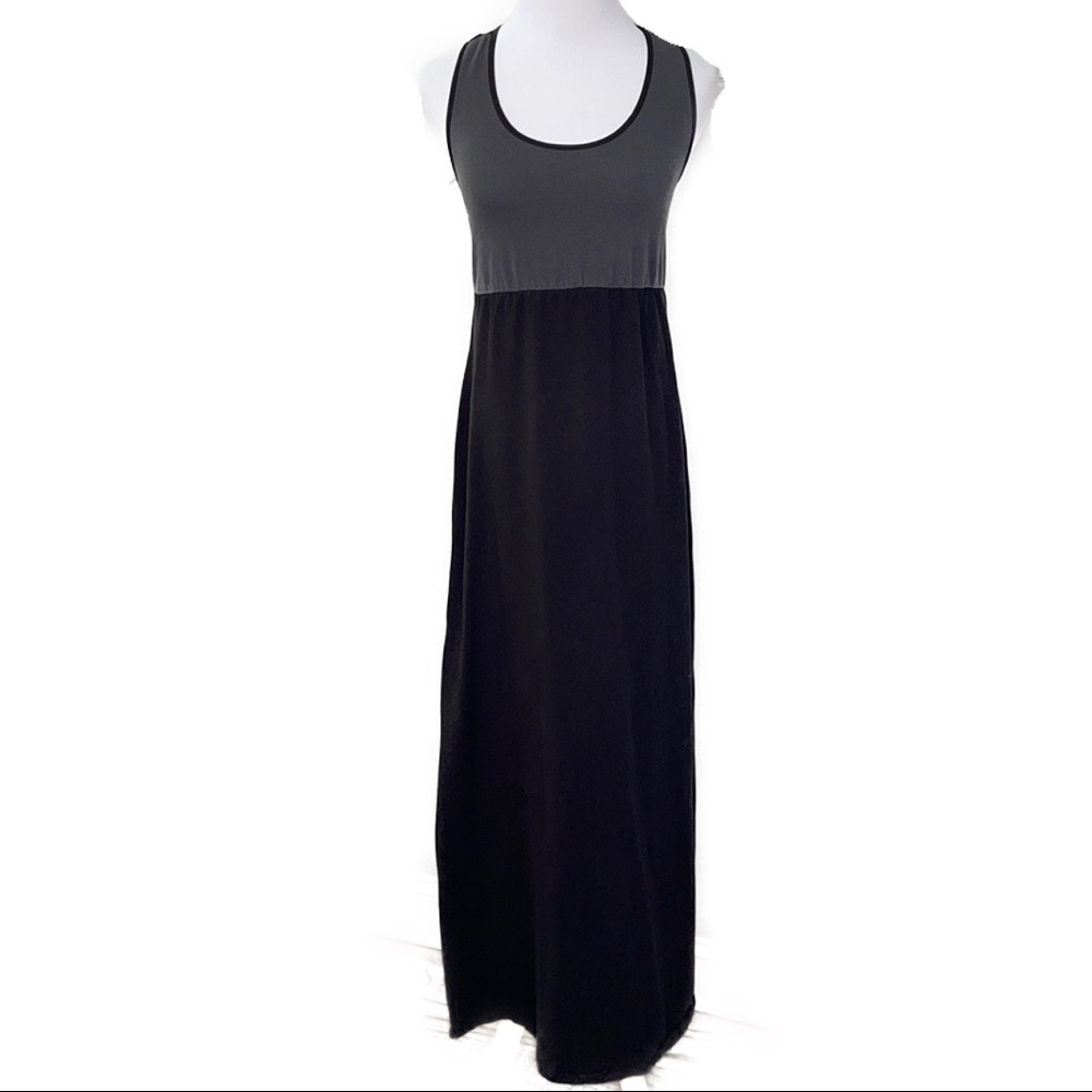 A Pea in the Pod Contrast Open Back Halter Maxi Dress